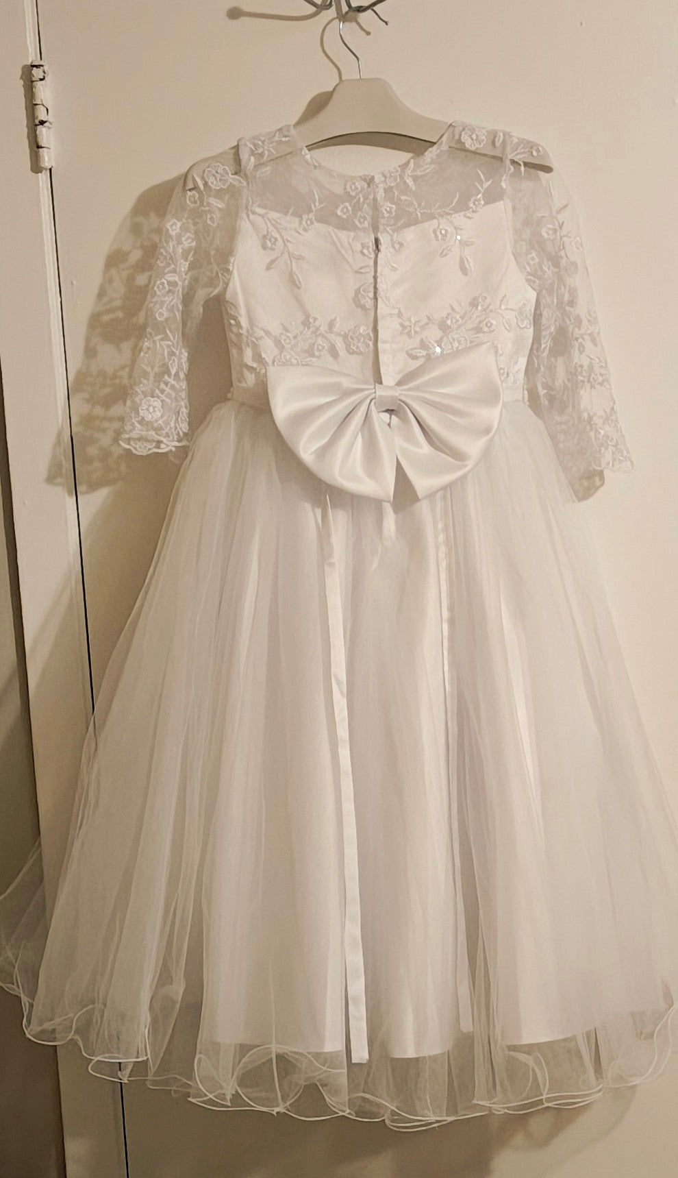 Tip Top Kids first communion dress white size 6 embroidered lace bodice long sleeves and tulle skirt