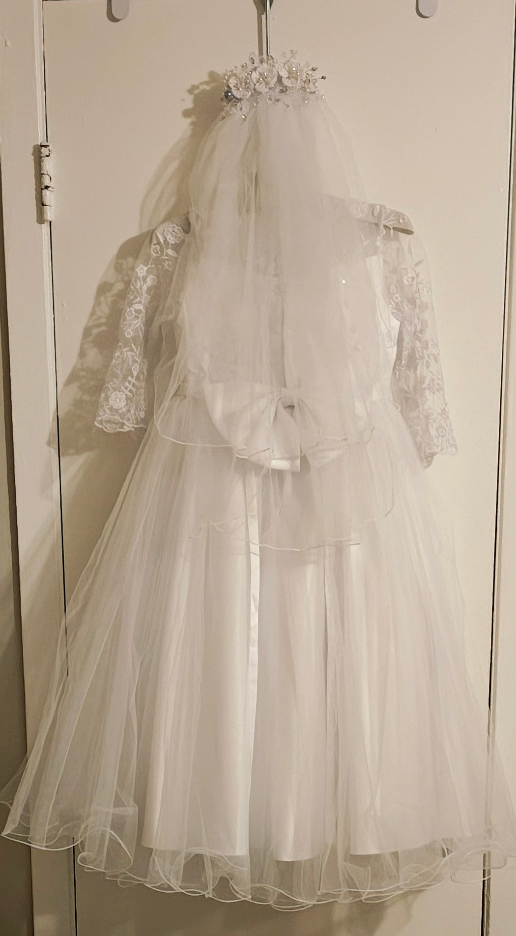Tip Top Kids first communion dress white size 6 embroidered lace bodice long sleeves and tulle skirt