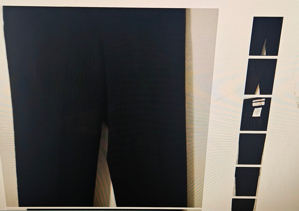 Izod XFG women's black/white strip capri size 10 goth grunge boho work wear