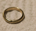Gold plated ring ribbed vertically textured groove surface size 7.5