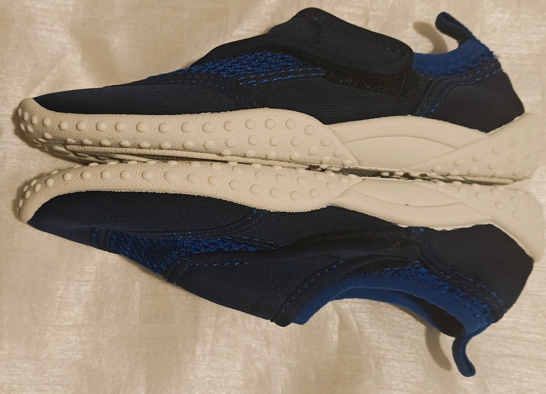 Athletech brand toddler water shoes size 9-10 months blue