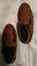 Brown faux leather infant/toddler cutout sandals size 4 NJS